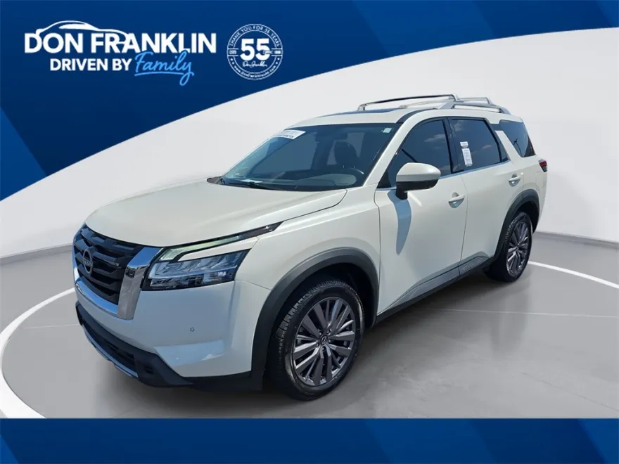 2023 Nissan Pathfinder SL photo 1