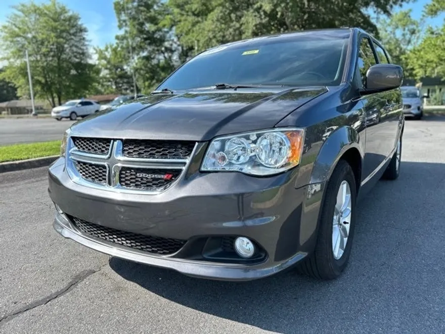 2019 Dodge Grand Caravan SXT photo 1