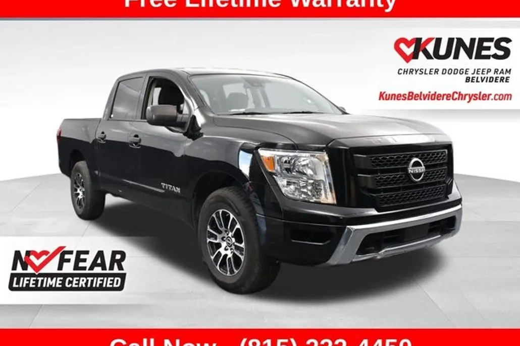 2023 Nissan Titan SV photo 1