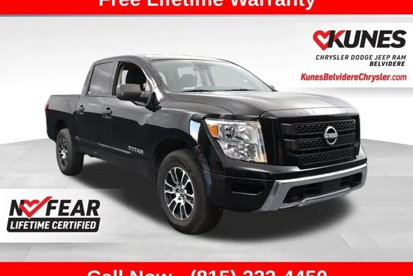 2023 Nissan Titan SV photo 1