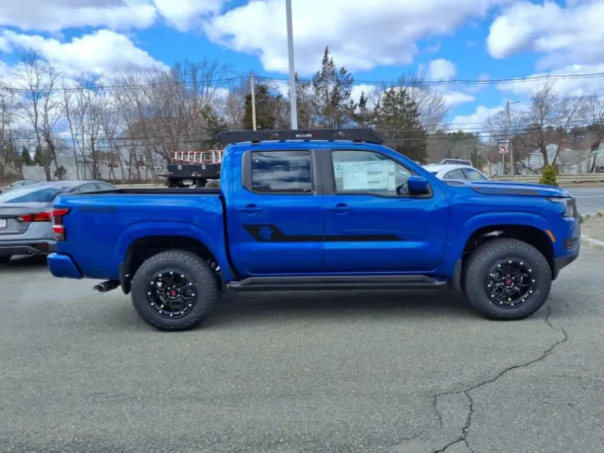 2025 Nissan Frontier Crew Cab SV photo 1