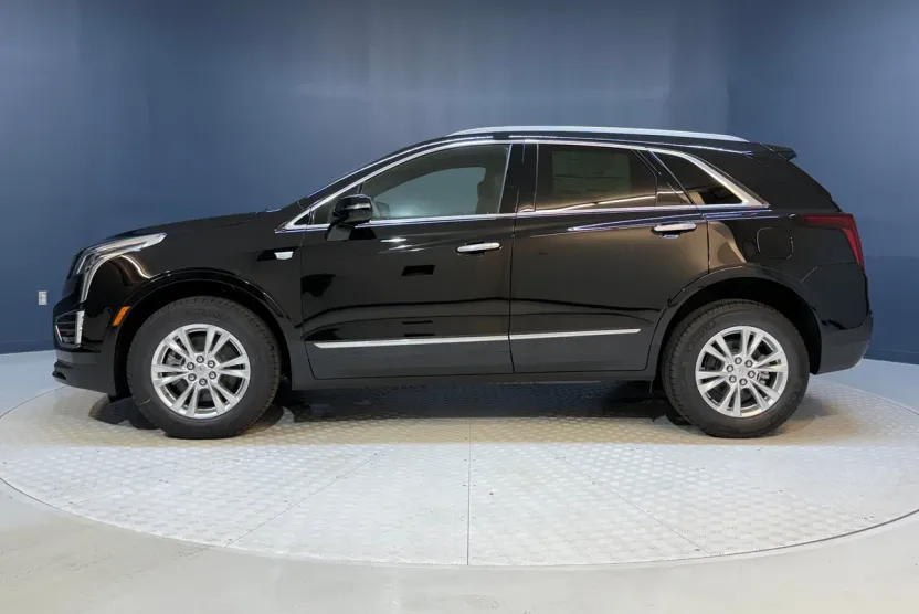 2025 Cadillac XT5 Luxury photo 1
