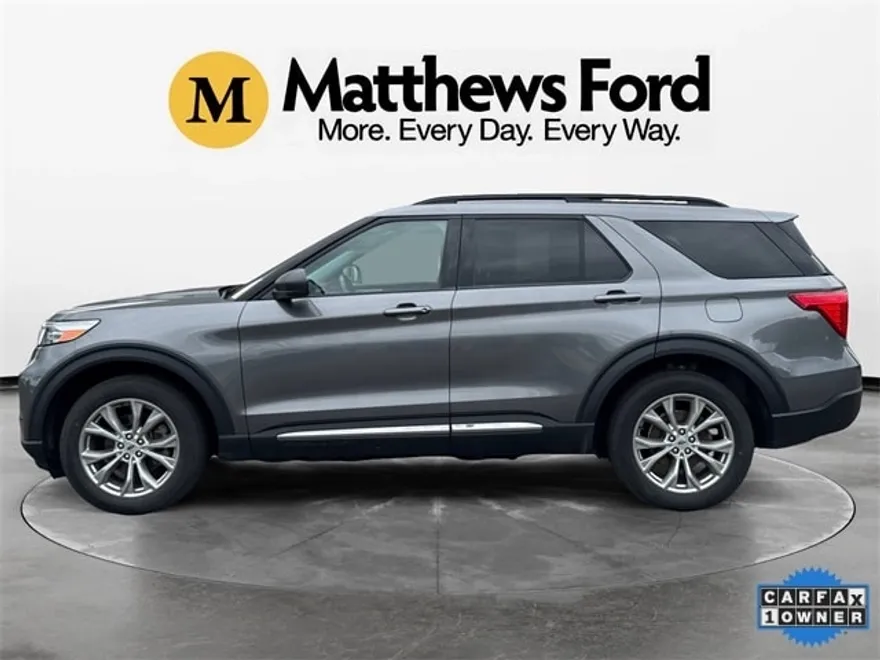 2023 Ford Explorer XLT photo 1