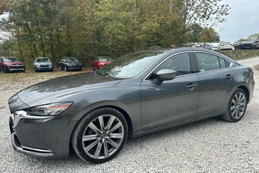 2018 Mazda Mazda6 Signature photo 1