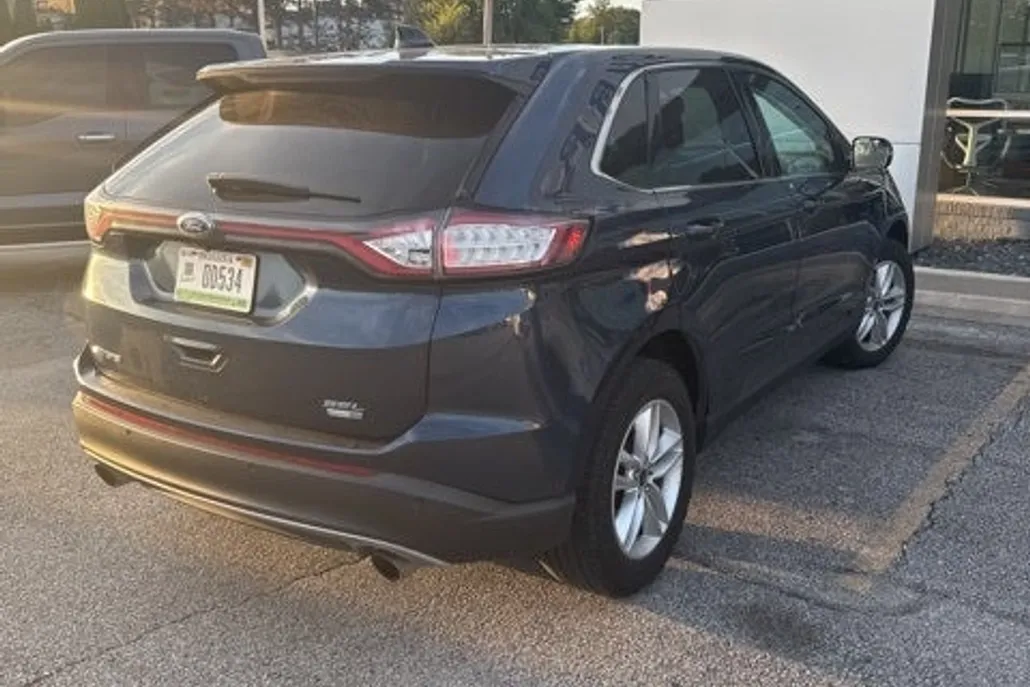 2017 Ford Edge SEL photo 1