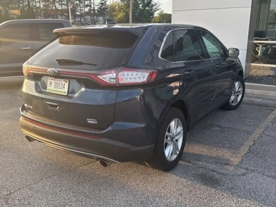 2017 Ford Edge SEL photo 1
