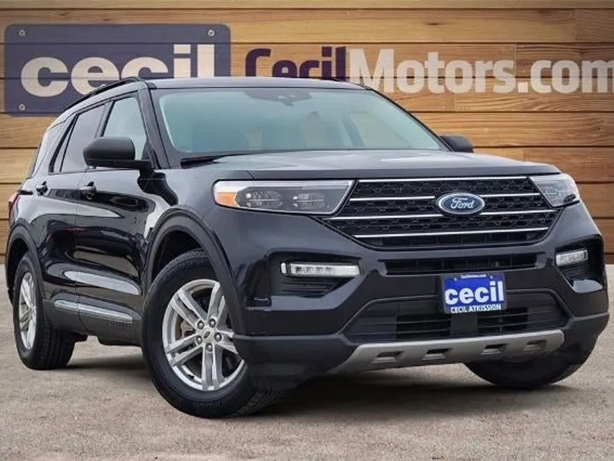2021 Ford Explorer XLT photo 1