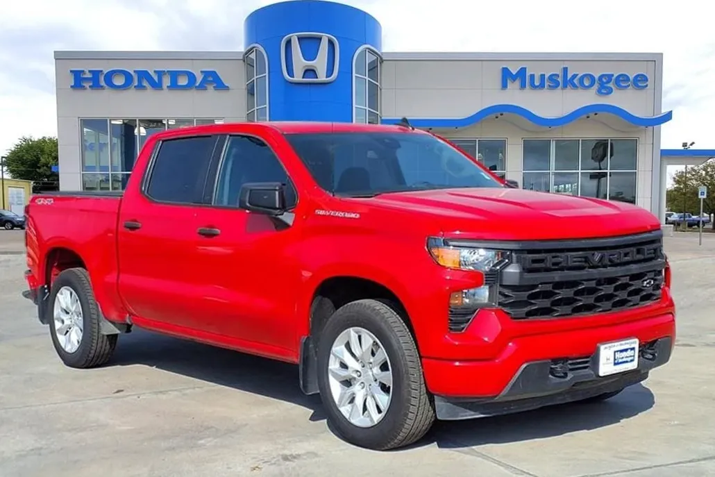 2023 Chevrolet Silverado 1500 Custom photo 1