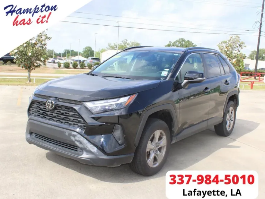2023 Toyota RAV4 XLE photo 1
