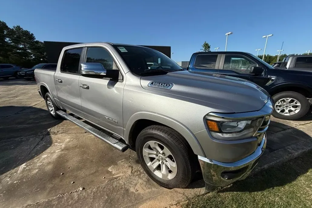 2019 Ram 1500 Laramie photo 1
