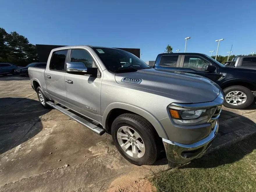 2019 Ram 1500 Laramie photo 1