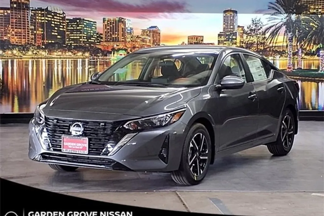 2025 Nissan Sentra SV photo 1