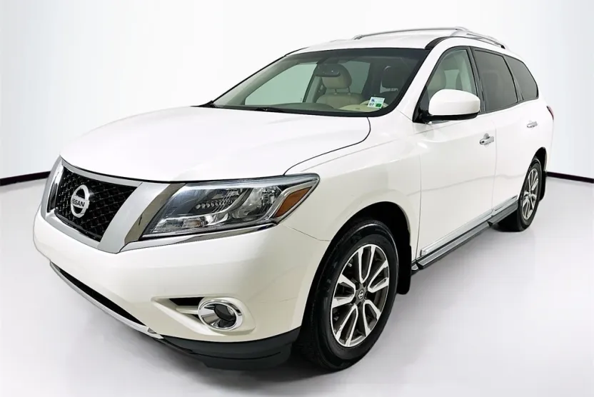 2014 Nissan Pathfinder SL photo 1
