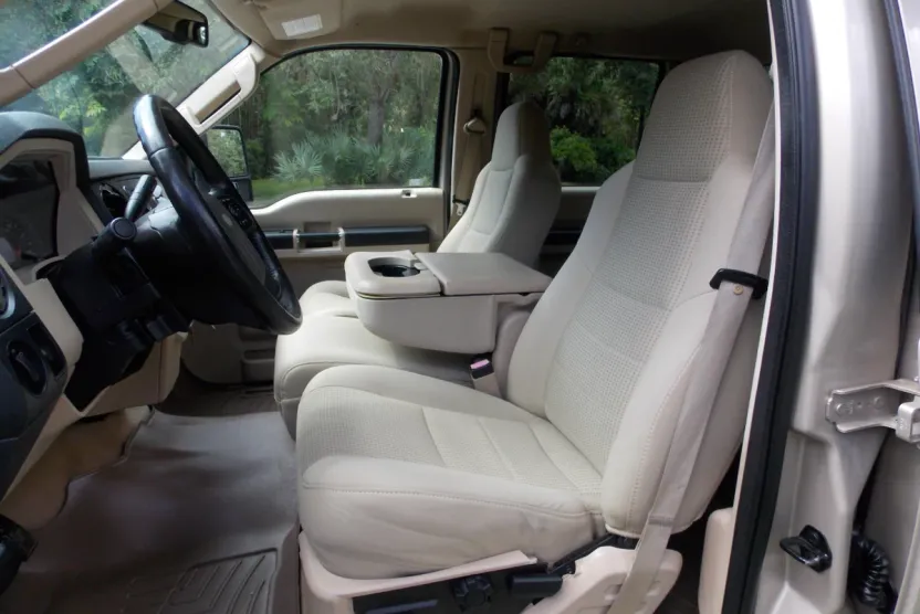 2010 Ford F-250 XLT photo 1
