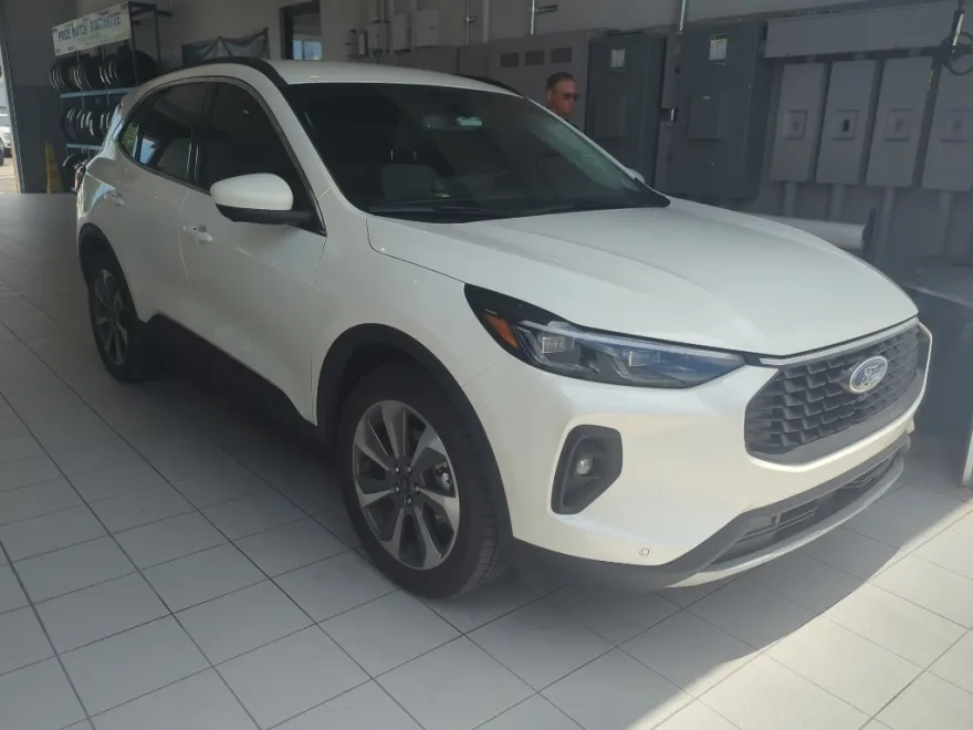 2024 Ford Escape Platinum photo 1