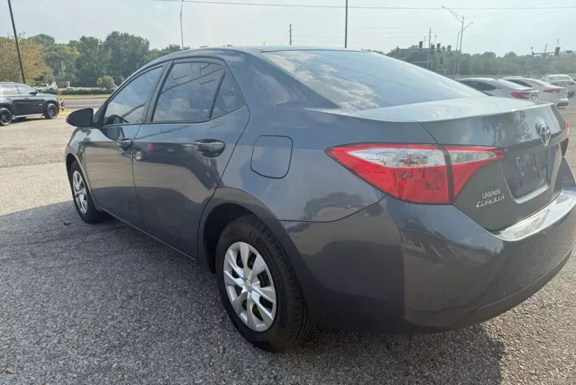 2016 Toyota Corolla L photo 1