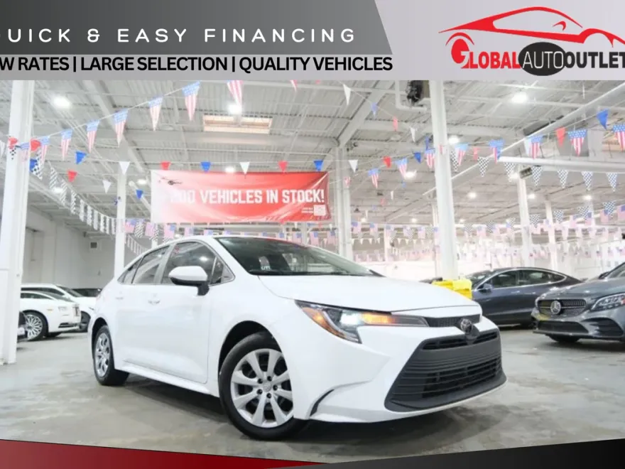 2024 Toyota Corolla LE photo 1
