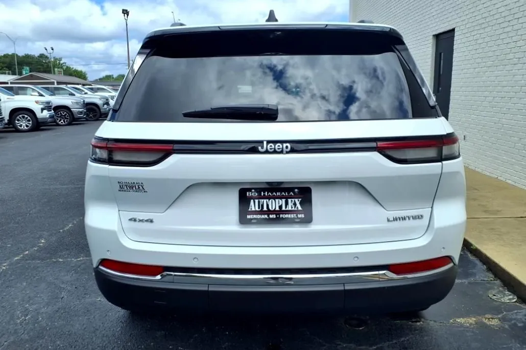 2024 Jeep Grand Cherokee Limited photo 1