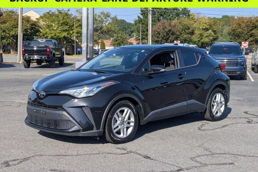 2021 Toyota C-HR LE photo 1