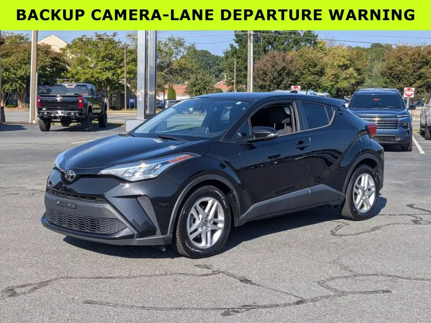 2021 Toyota C-HR LE photo 1