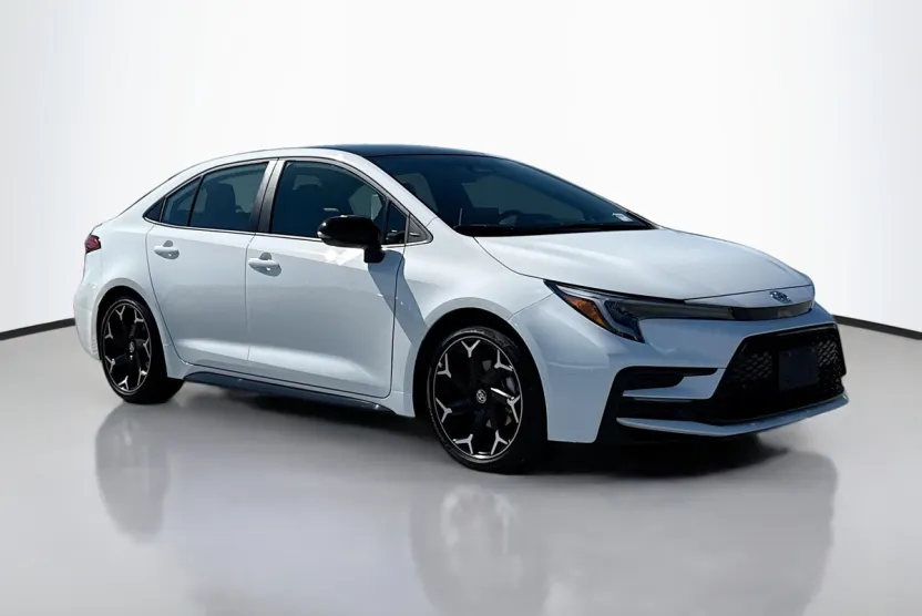 2025 Toyota Corolla SE photo 1