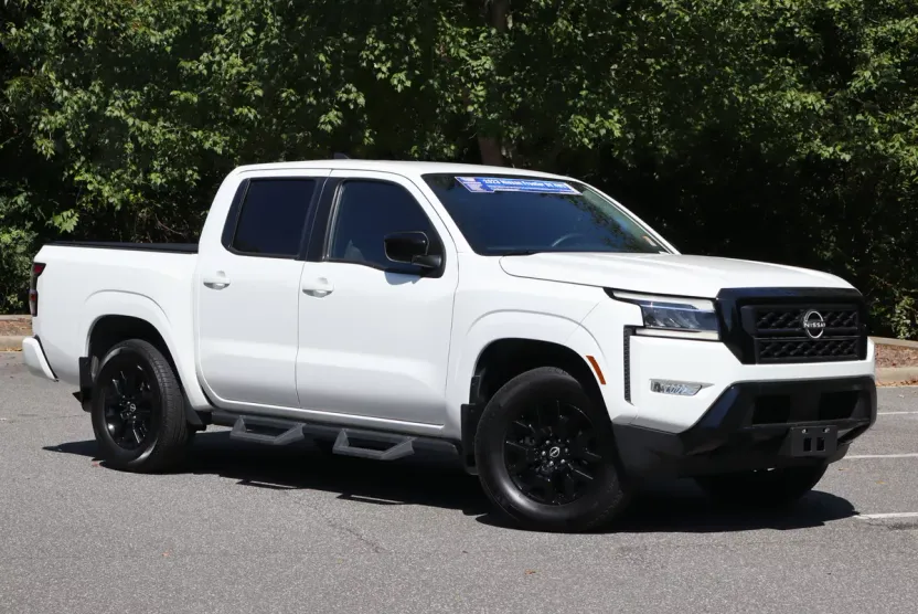 2023 Nissan Frontier SV photo 1