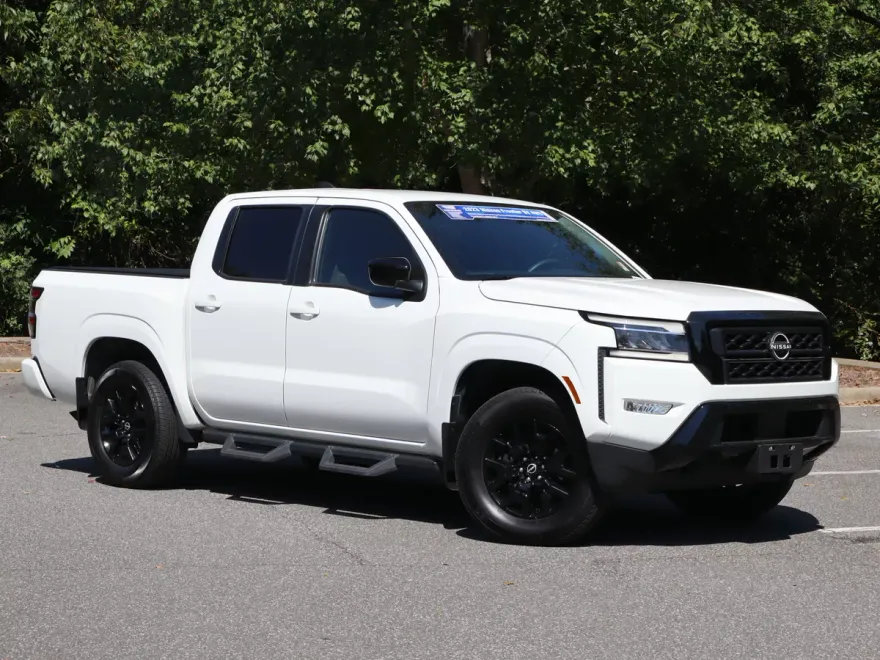 2023 Nissan Frontier SV photo 1