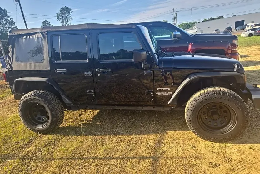 2017 Jeep Wrangler Unlimited Sport photo 1
