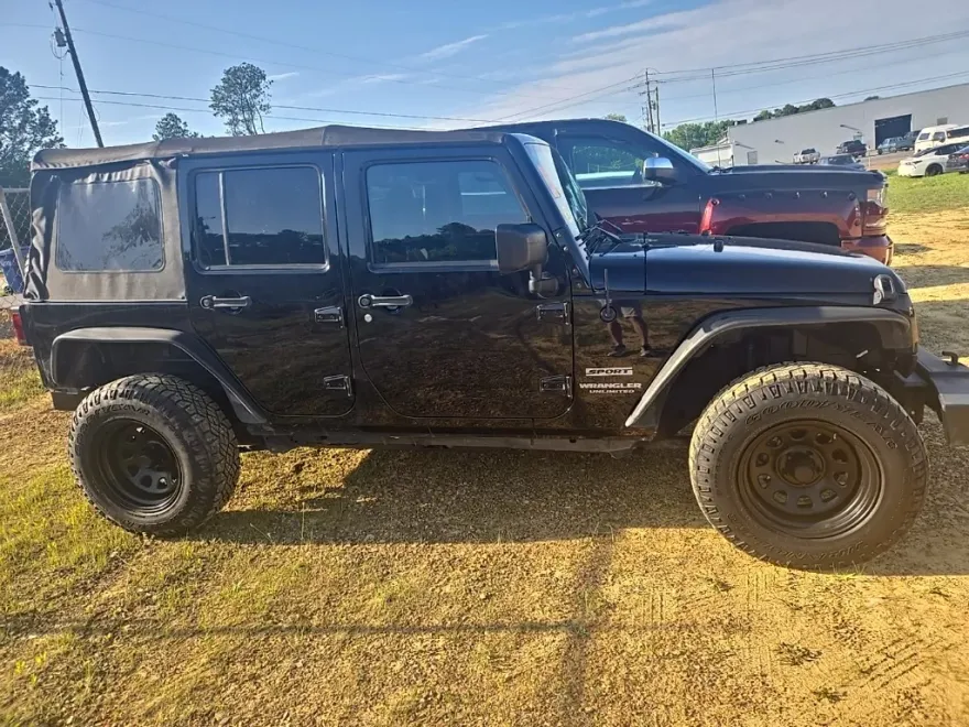 2017 Jeep Wrangler Unlimited Sport photo 1