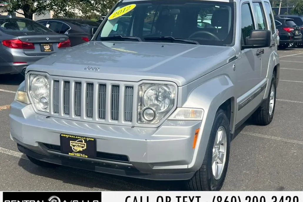 2012 Jeep Liberty Sport photo 1