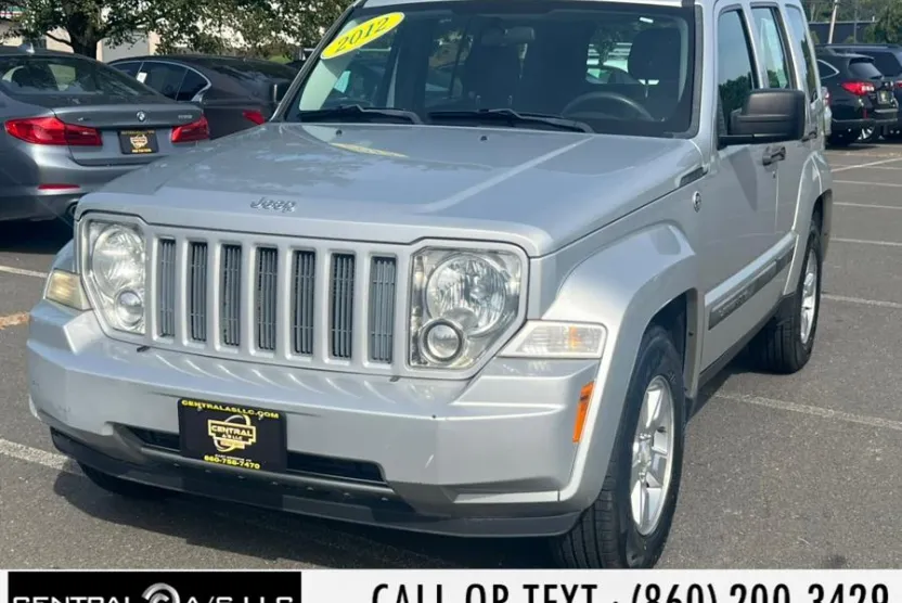 2012 Jeep Liberty Sport photo 1