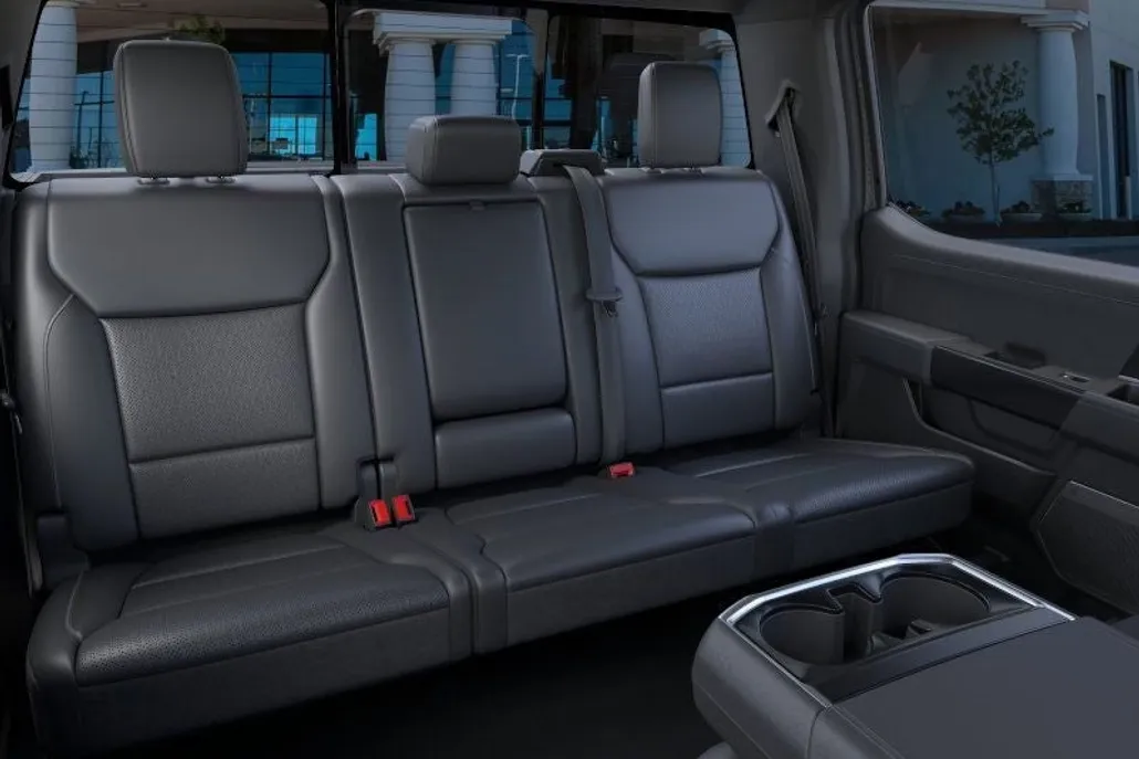 2025 Ford F-150 Lariat photo 1