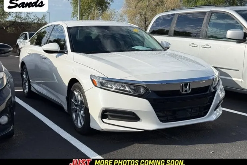 2019 Honda Accord LX 1.5T photo 1
