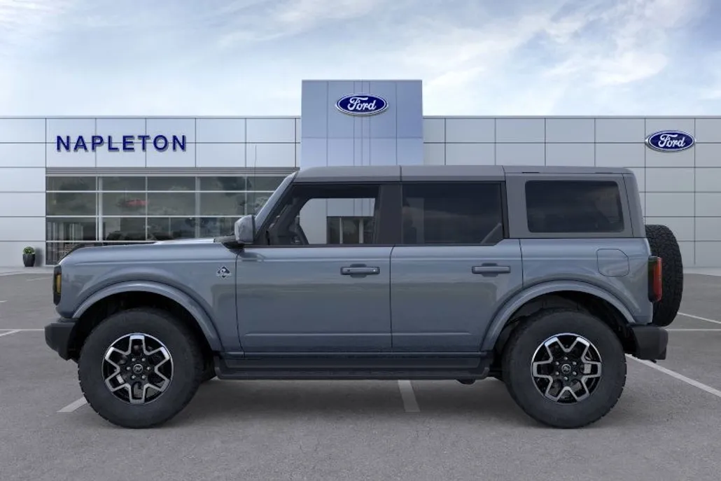 2025 Ford Bronco Outer Banks photo 1