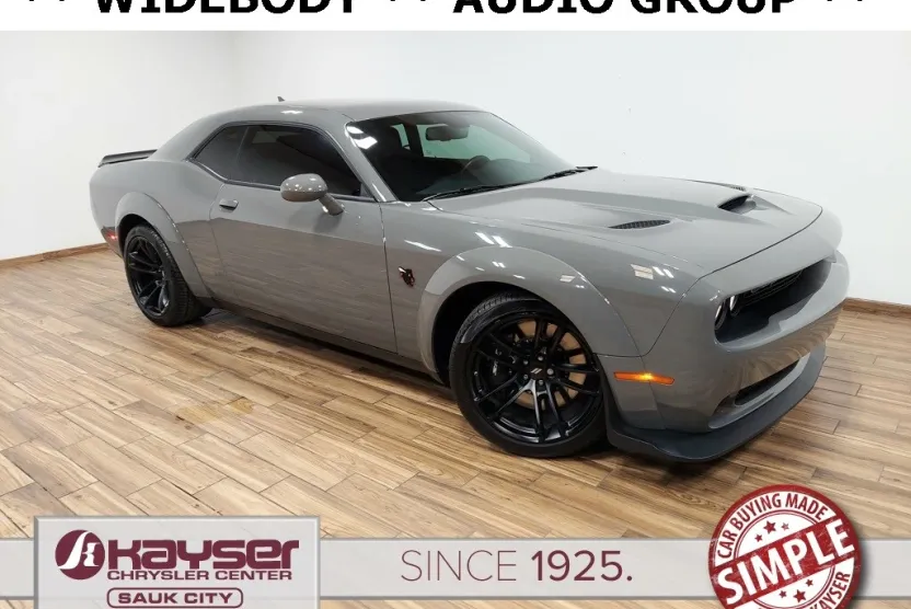 2023 Dodge Challenger R/T Scat Pack photo 1