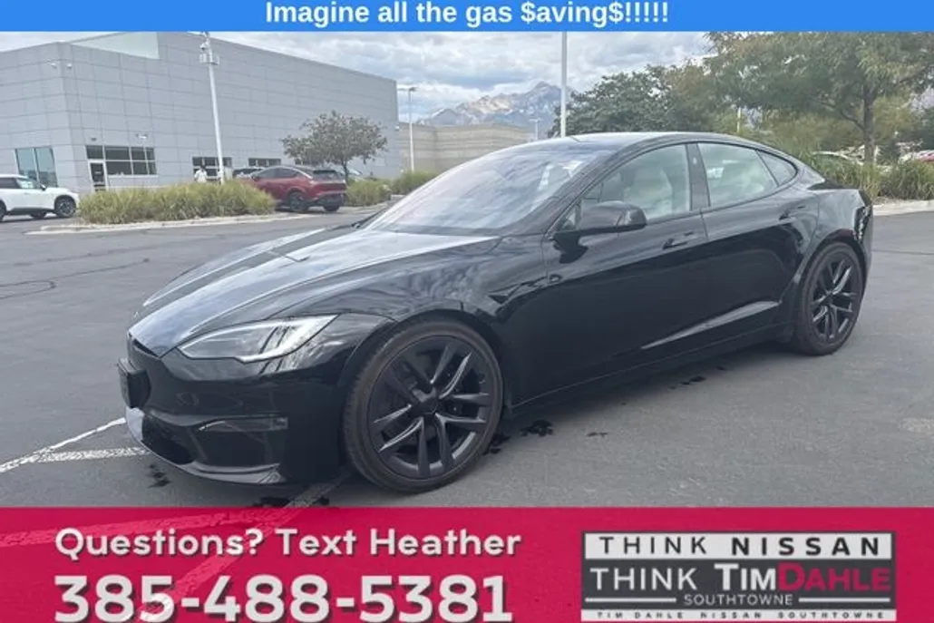 2022 Tesla Model S Plaid photo 1