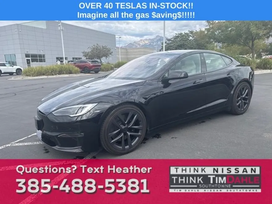 2022 Tesla Model S Plaid photo 1