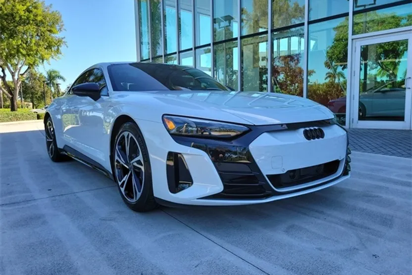 2023 Audi e-tron GT Premium Plus photo 1