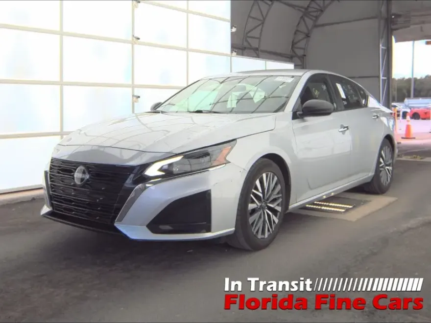 2024 Nissan Altima 2.5 SV photo 1