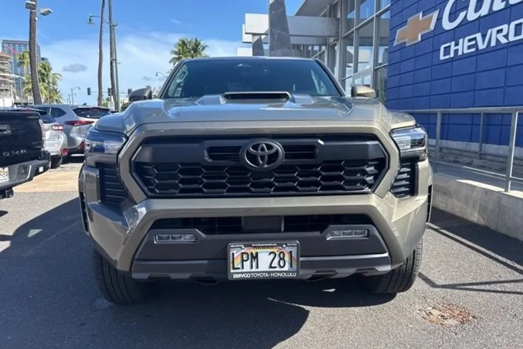 2024 Toyota Tacoma SR5 photo 1