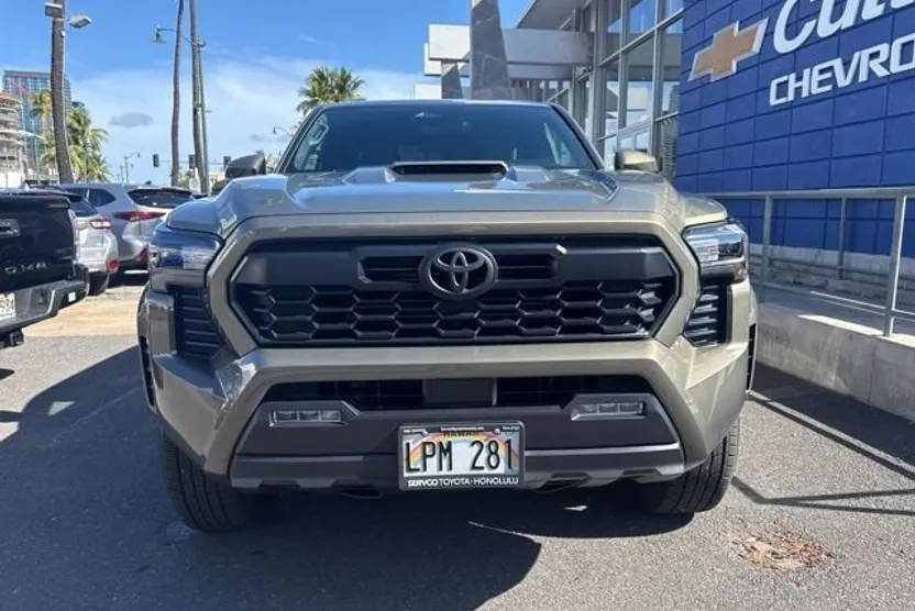 2024 Toyota Tacoma SR5 photo 1