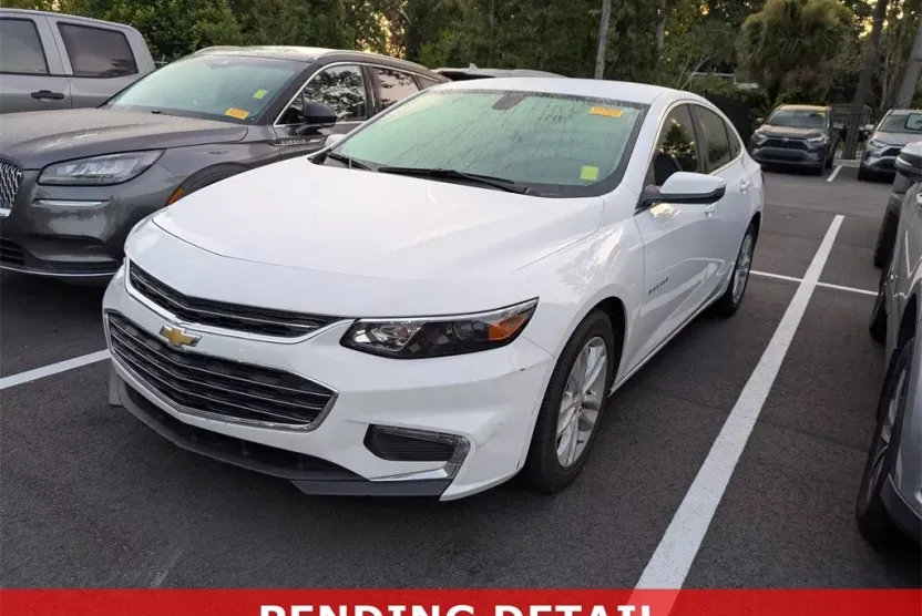 2018 Chevrolet Malibu 1LT photo 1