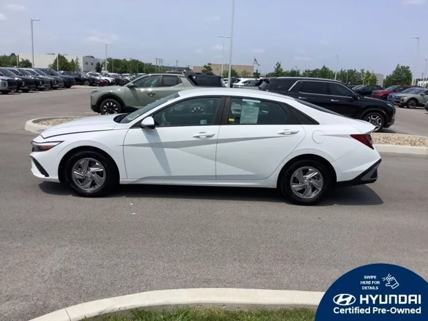 2024 Hyundai Elantra SE photo 1