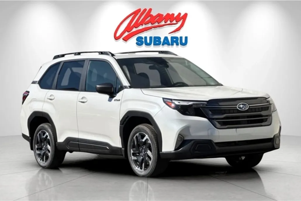 2025 Subaru Forester Premium photo 1