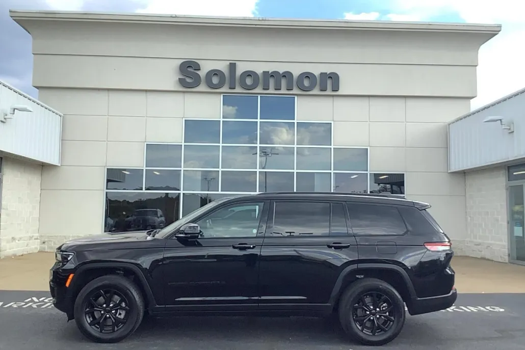 2024 Jeep Grand Cherokee Altitude photo 1