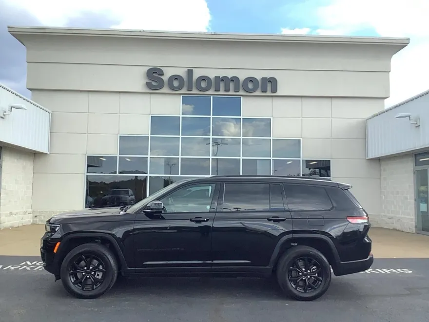 2024 Jeep Grand Cherokee Altitude photo 1