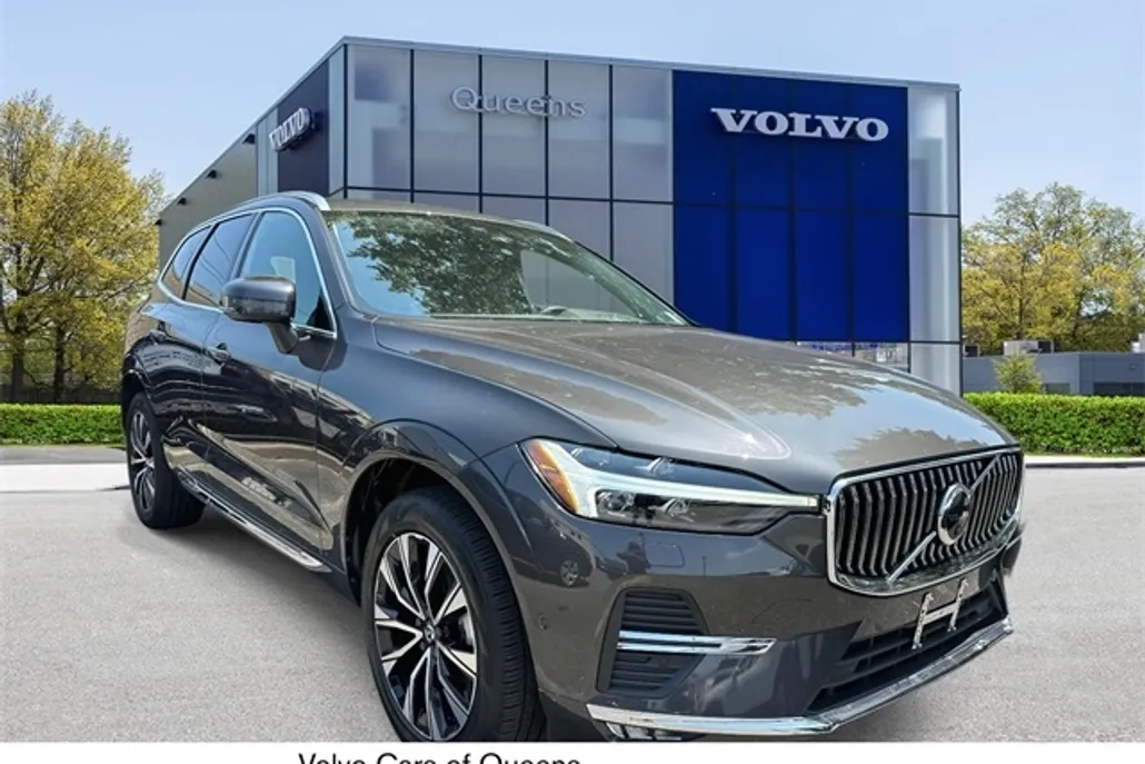 2023 Volvo XC60 B5 Plus photo 1