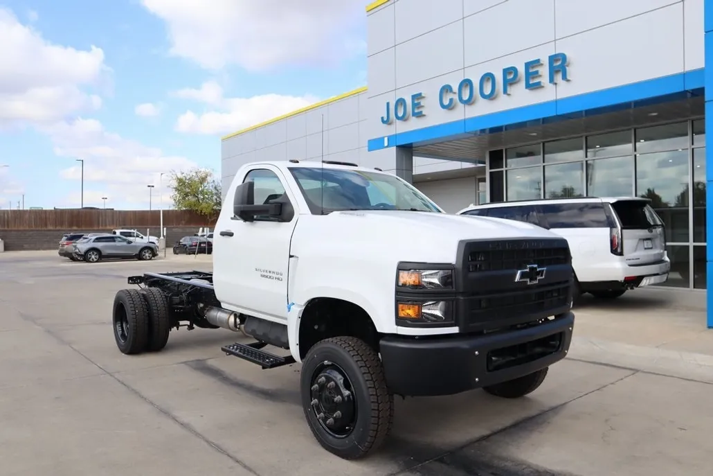 2024 Chevrolet Silverado 4500HD Work Truck photo 1