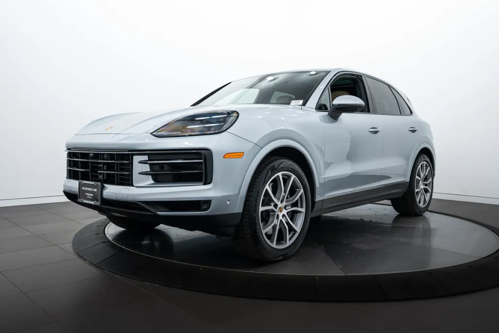 2025 Porsche Cayenne photo 1
