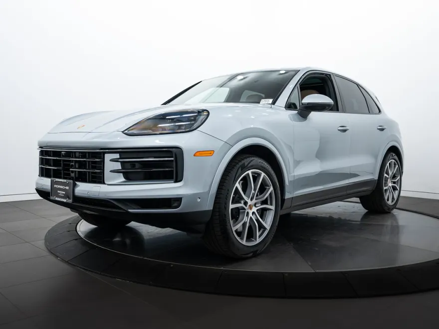 2025 Porsche Cayenne photo 1